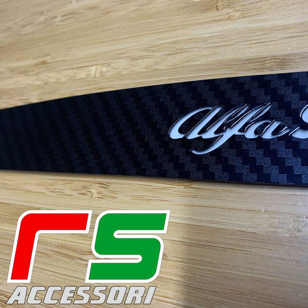 seuil de porte Alfa Romeo Giulia seuil lumineux aspect carbone – Image 6