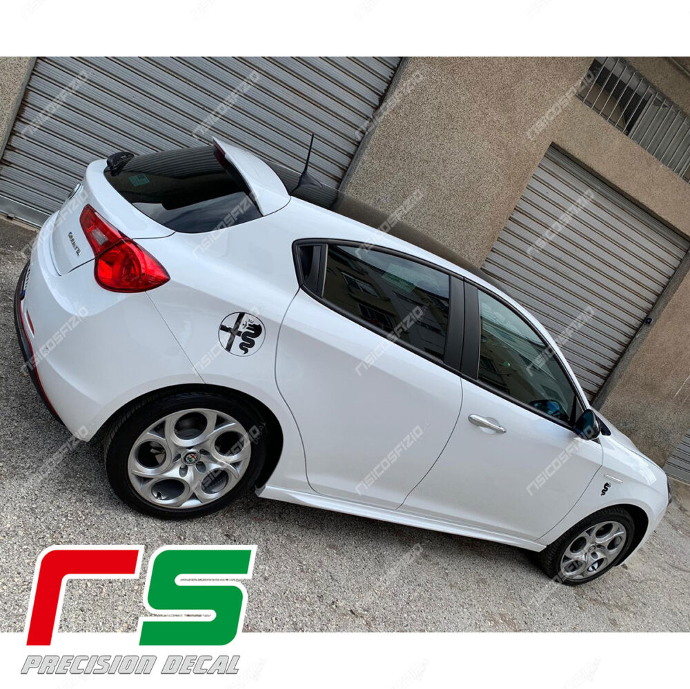 adesivi Alfa Romeo Giulietta carbonlook sportello serbatoio logo 2016 - immagine 2
