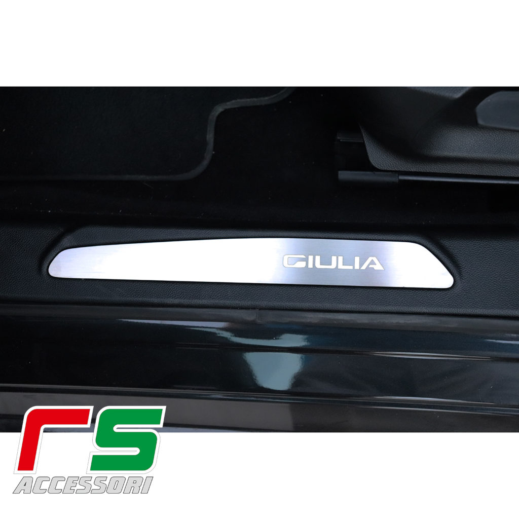 seuil de porte Alfa Romeo Giulia acier inoxydable logo lumineux