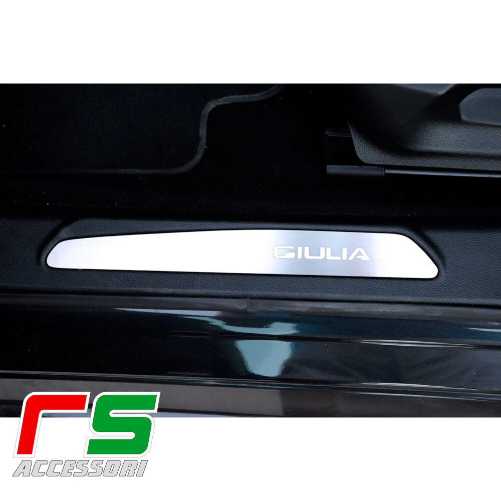 seuil de porte Alfa Romeo Giulia acier inoxydable logo lumineux