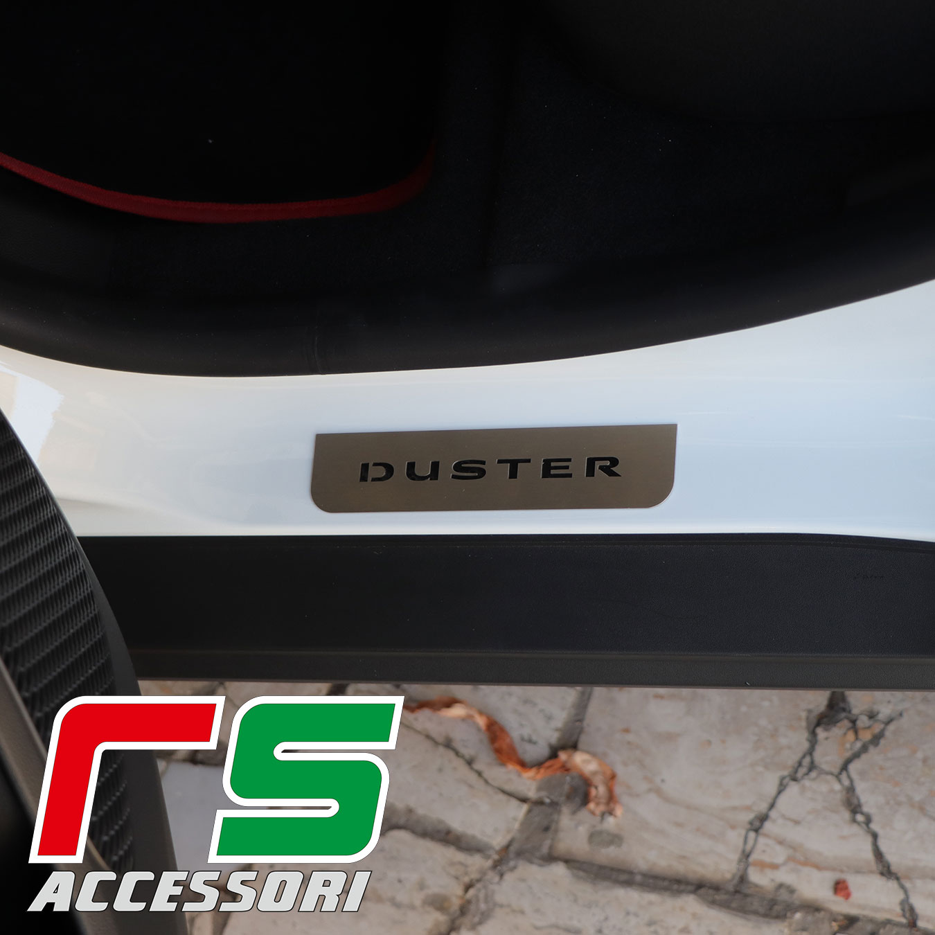 Dacia Duster Einstiegsleistenschutz aus Edelstahl