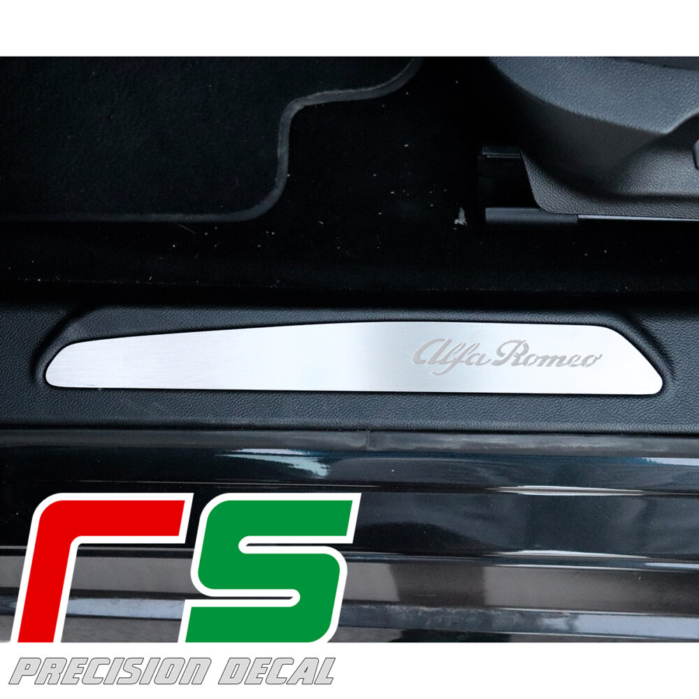 soglia battitacco Alfa Romeo Giulia batticalcagno acciaio inox illuminato - immagine 2