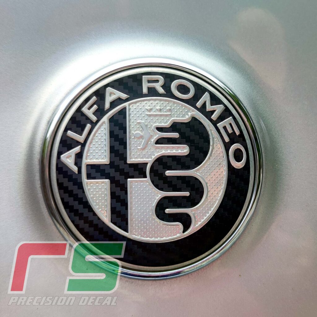 adhésifs alfa romeo restauration personnalise logo de la frise carbonlook 