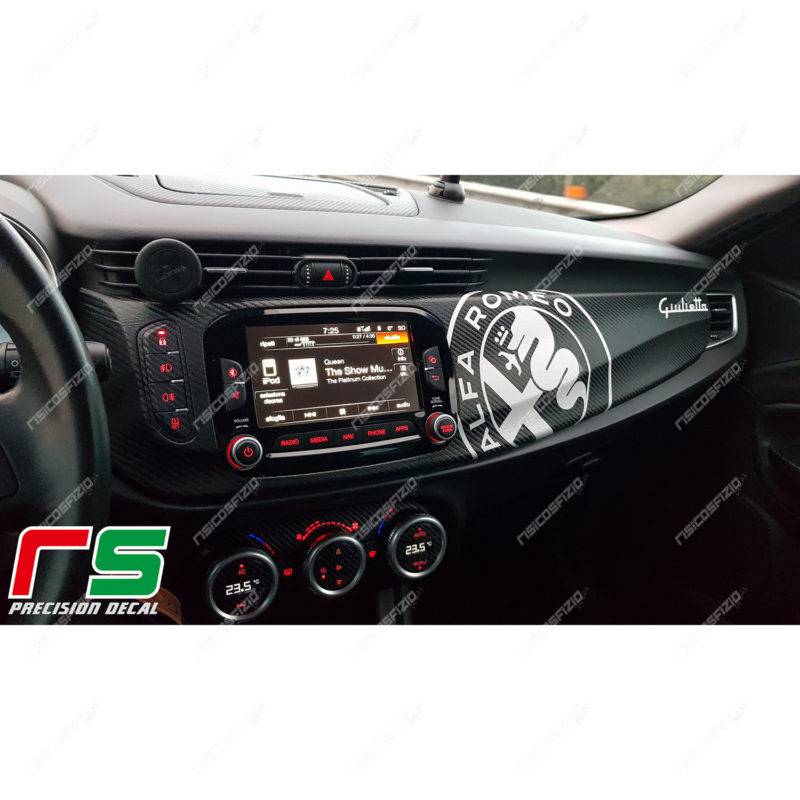 Dashboard of Alfa Romeo Giulietta Stock Photo - Alamy